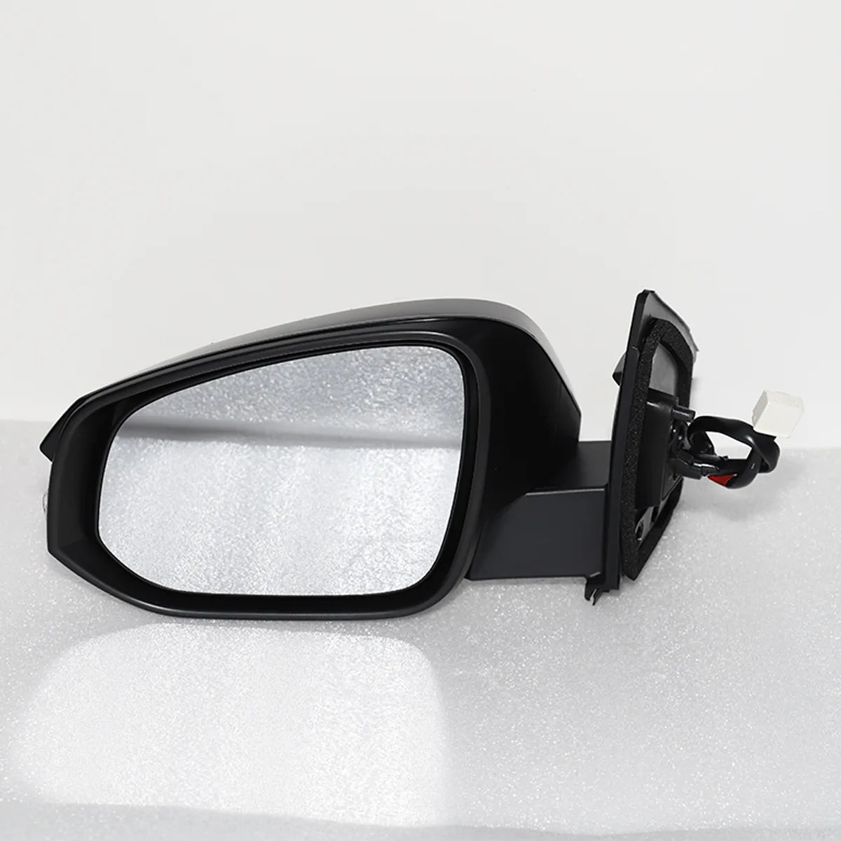 Toyota RAV4 (2013-2015) - Driver Side View Mirror  (Power Operated, Paint to Match, Heated Glass, Turn Signal Light )